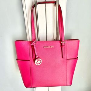 Beautiful Michael Kors Pink Handbag